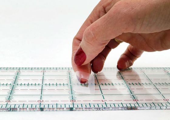 Bezpoślizgowe kropki przyczepy klejące dla linijek i szablonów dostawca